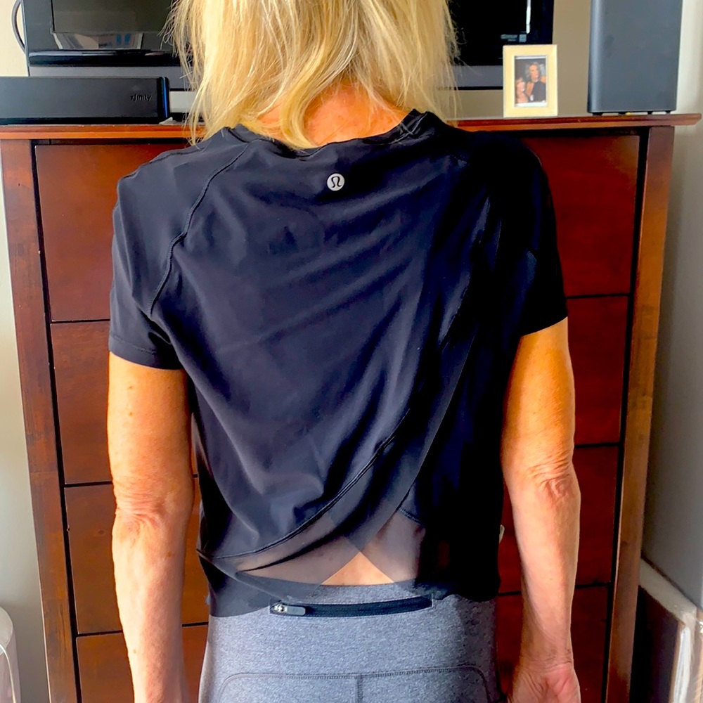 Lululemon workout top with mesh bottom